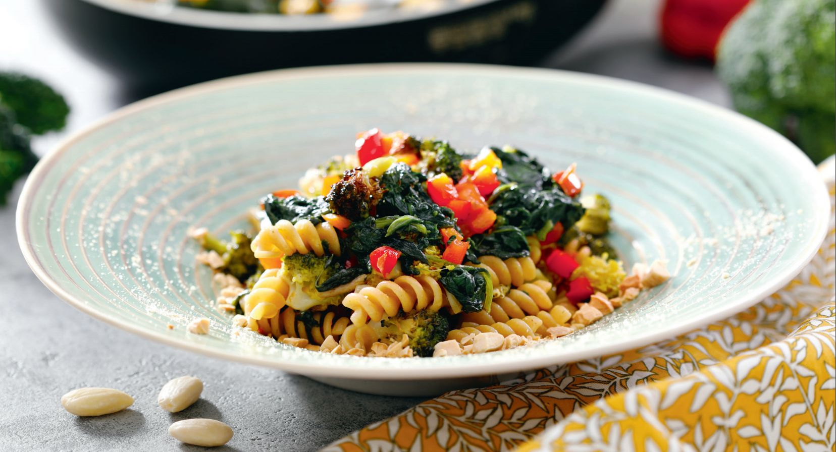 fusilli-integrali-con-broccoli-arrostiti-e-peperoni-image