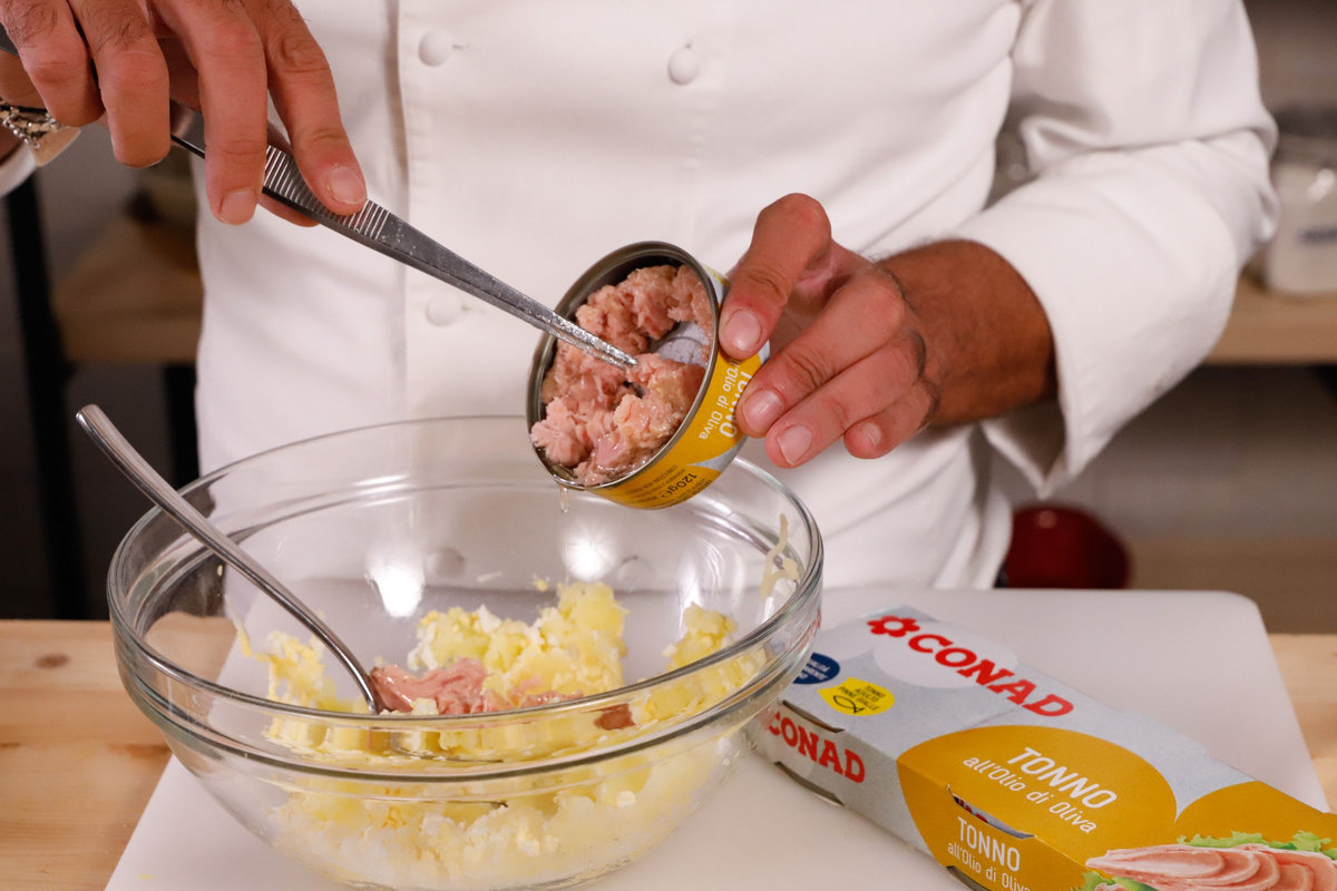 aggiungere il tonno