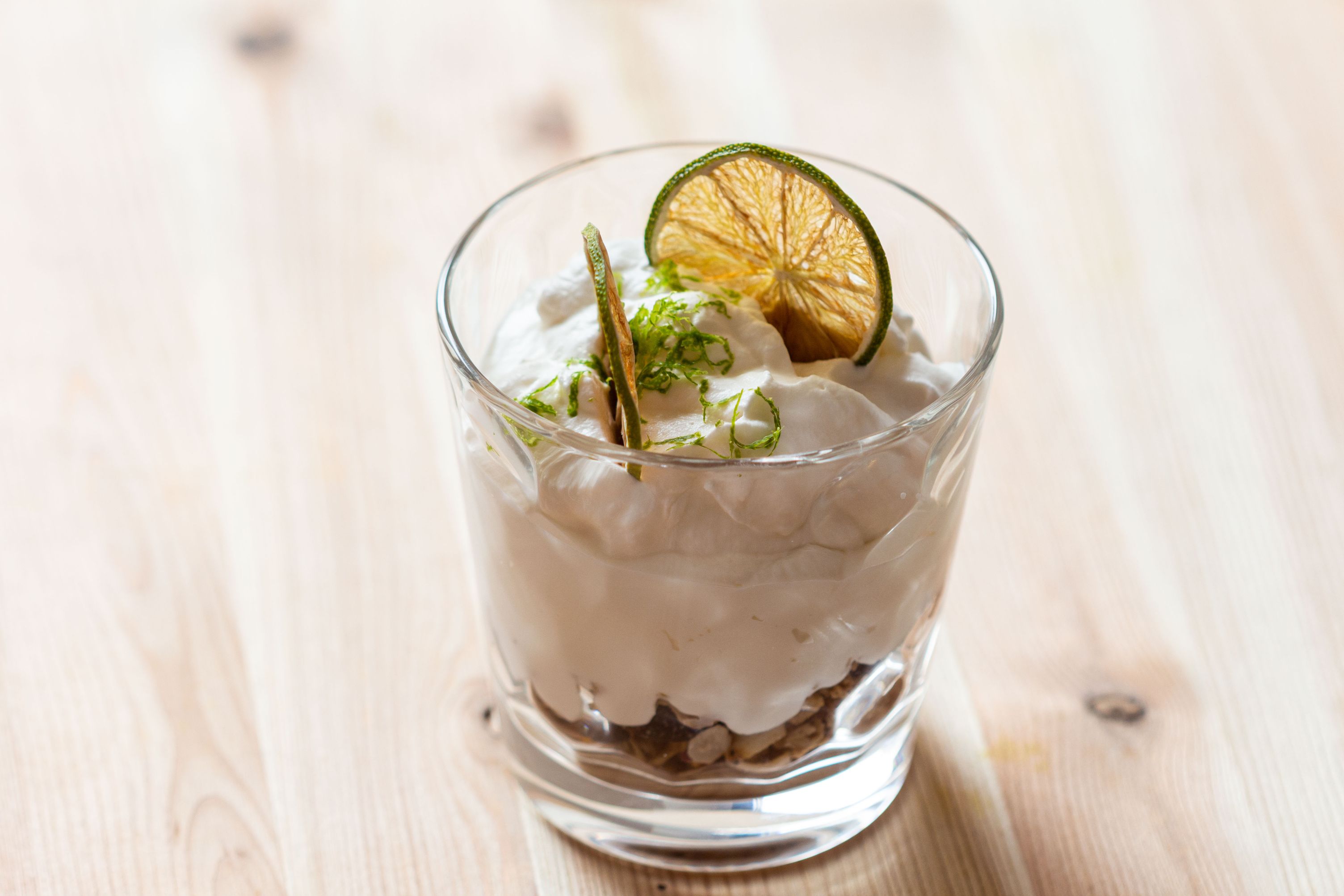 yogurt-lime-muesli-light-image