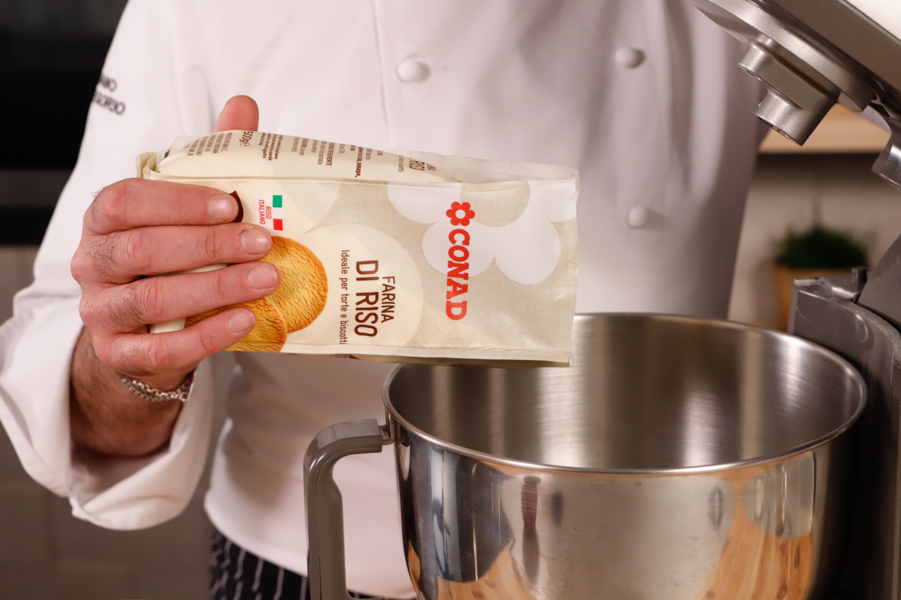 versare-farina-planetaria