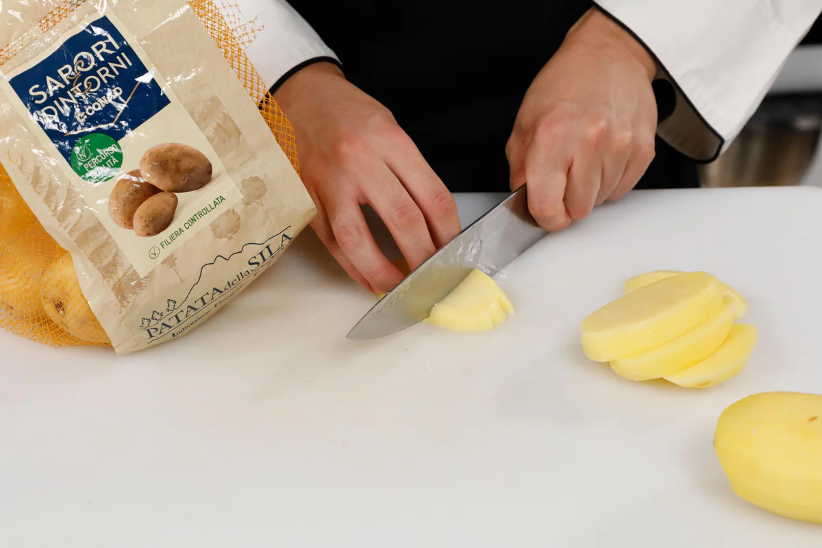 dividere il pollo in bocconcini