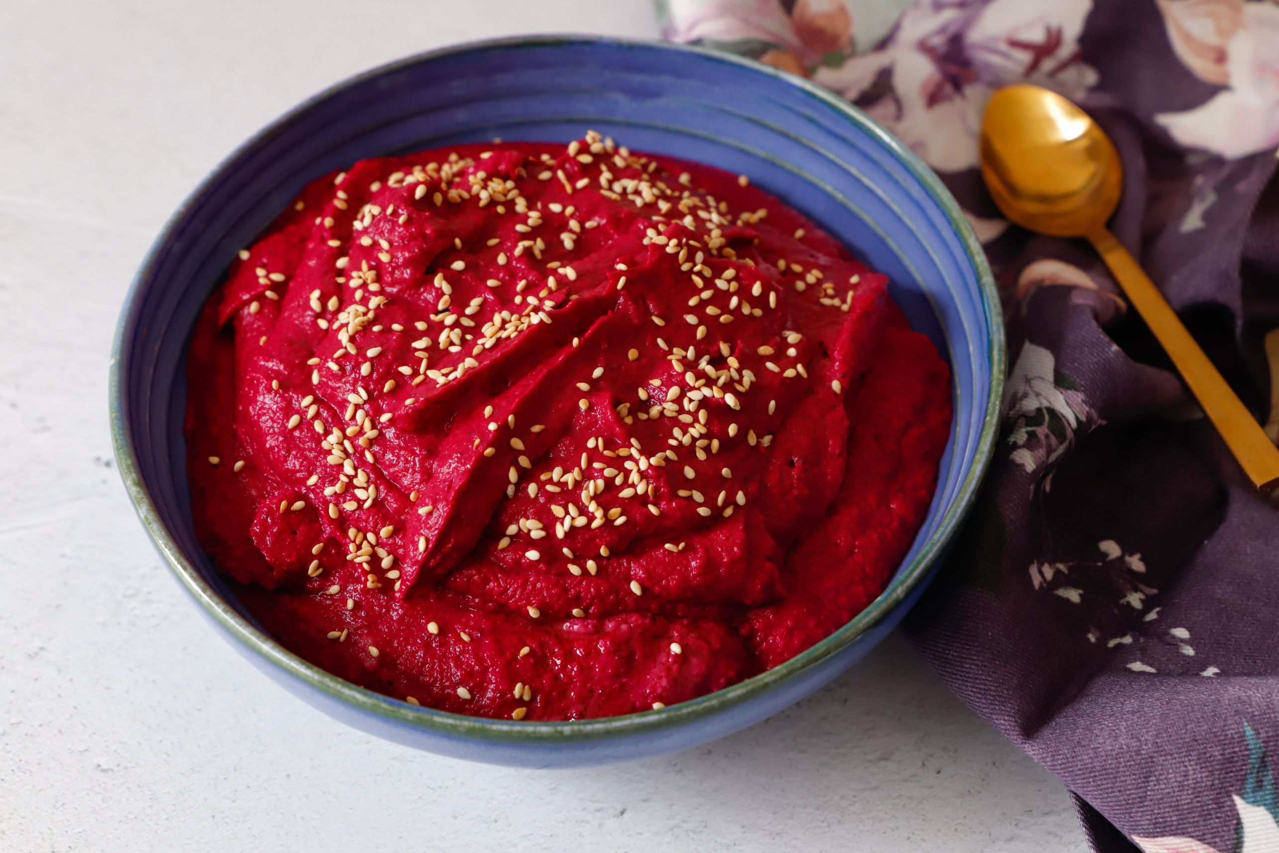 Hummus di barbabietola rossa