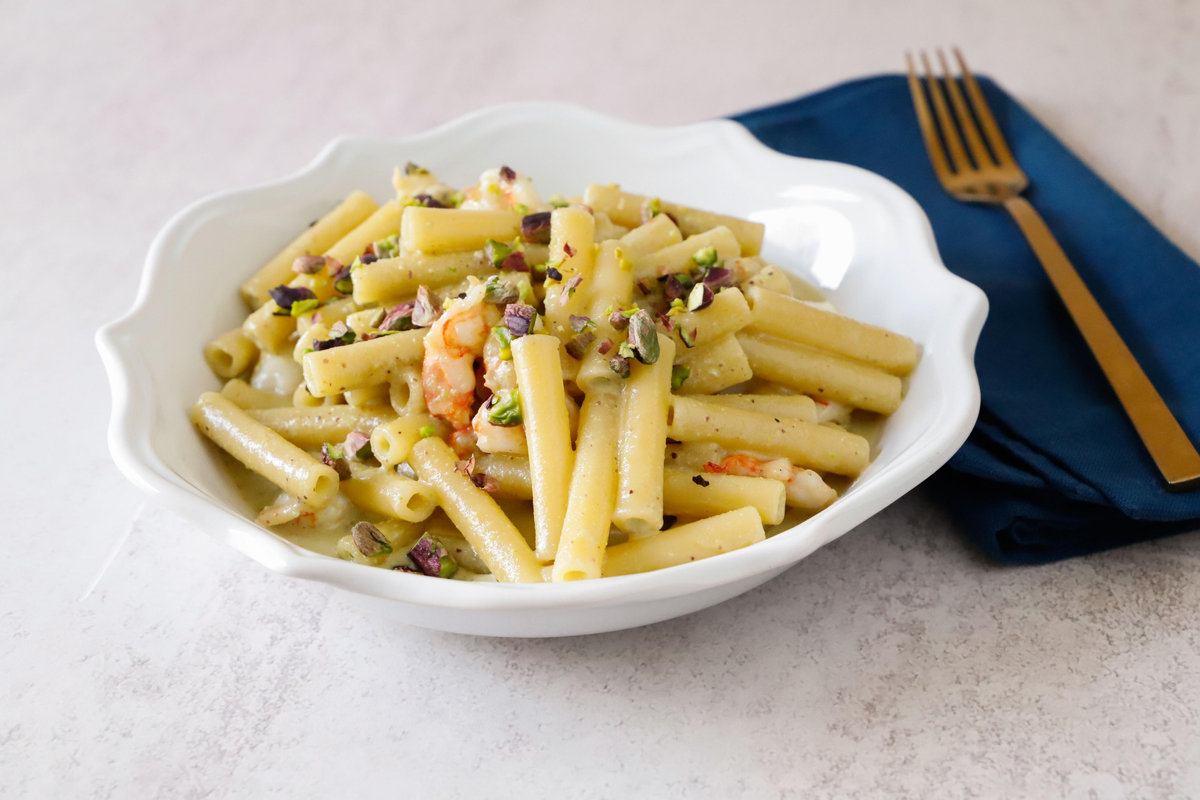 Pasta con gamberi e pistacchi