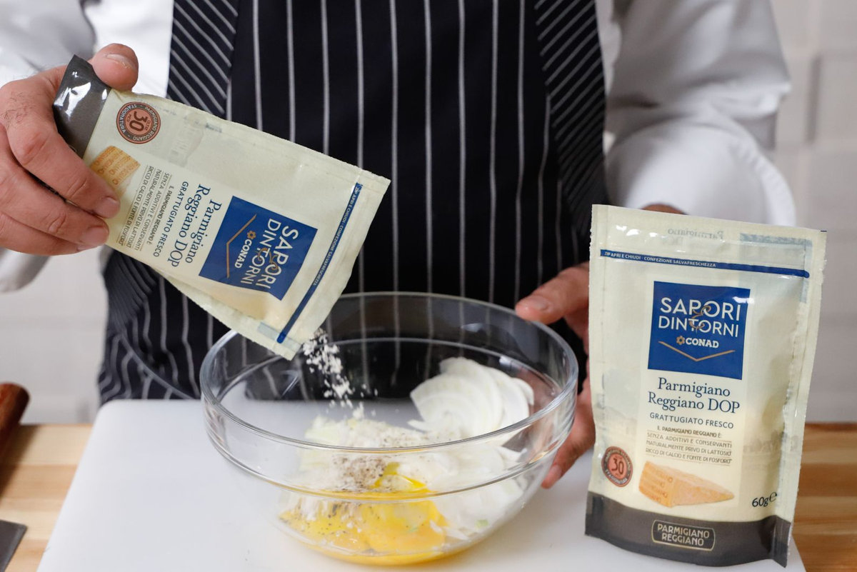 in-una-boule-mescolare-gli-ingredienti-image