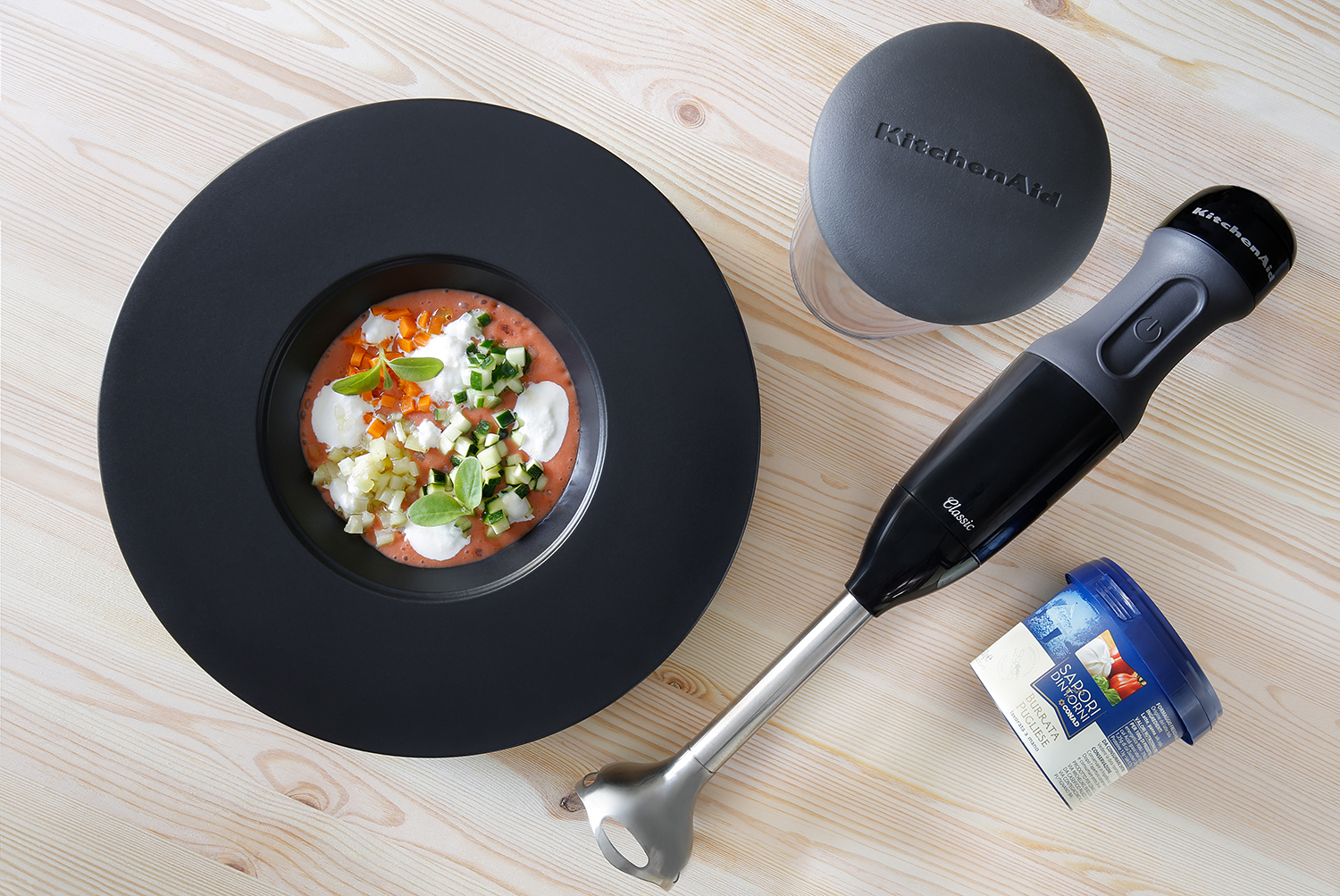 burrata-con-dadolata-di-verdure-fredde-su-gazpacho-di-pomodorini-thumbnail
