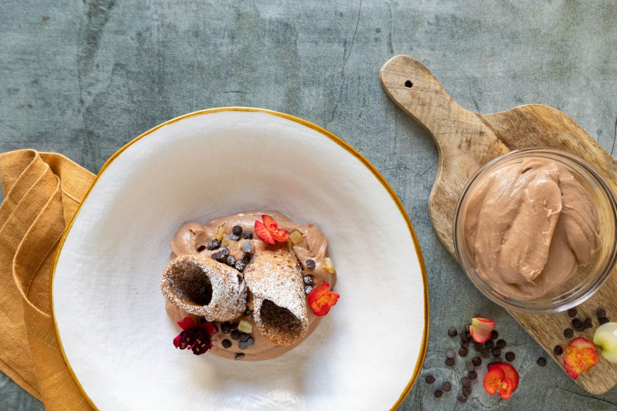 Cannolo scomposto con mascarpone e crema di nocciole