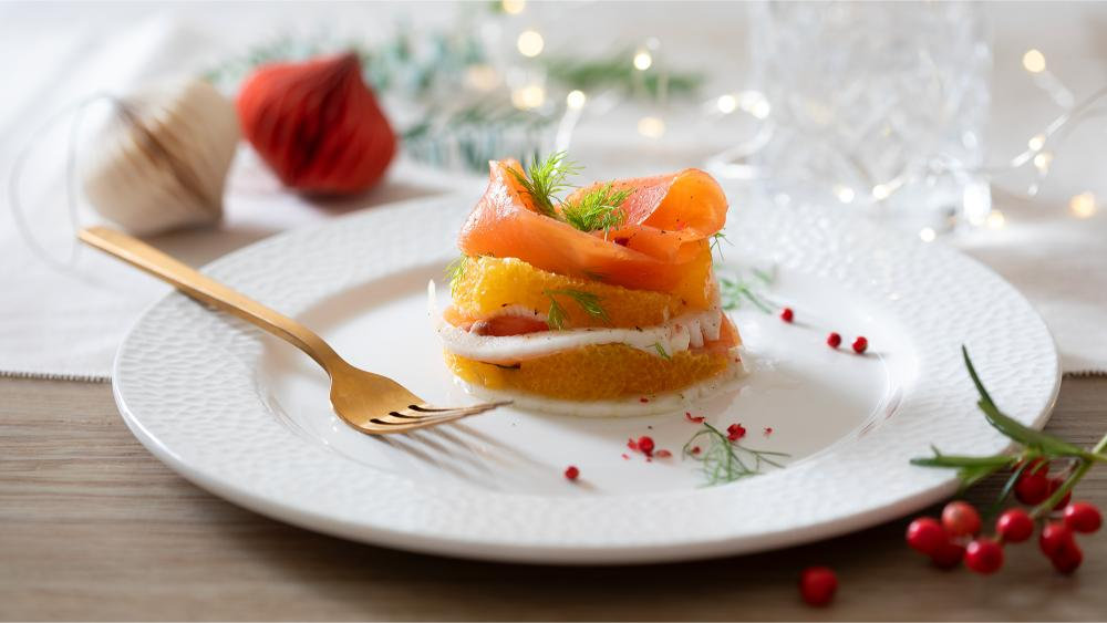 Carpaccio di salmone e arancia in insalata