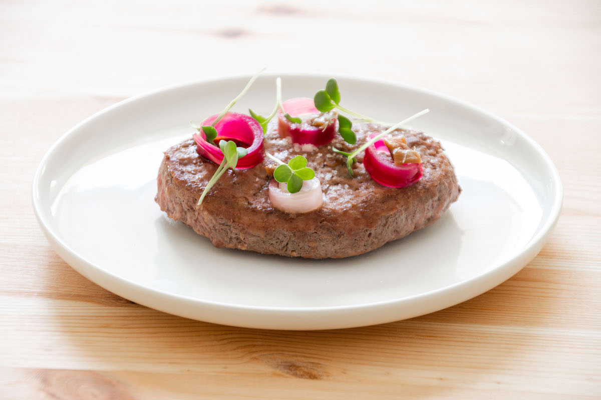 hamburger-piemontese-cipolla-acciughe-salate-image
