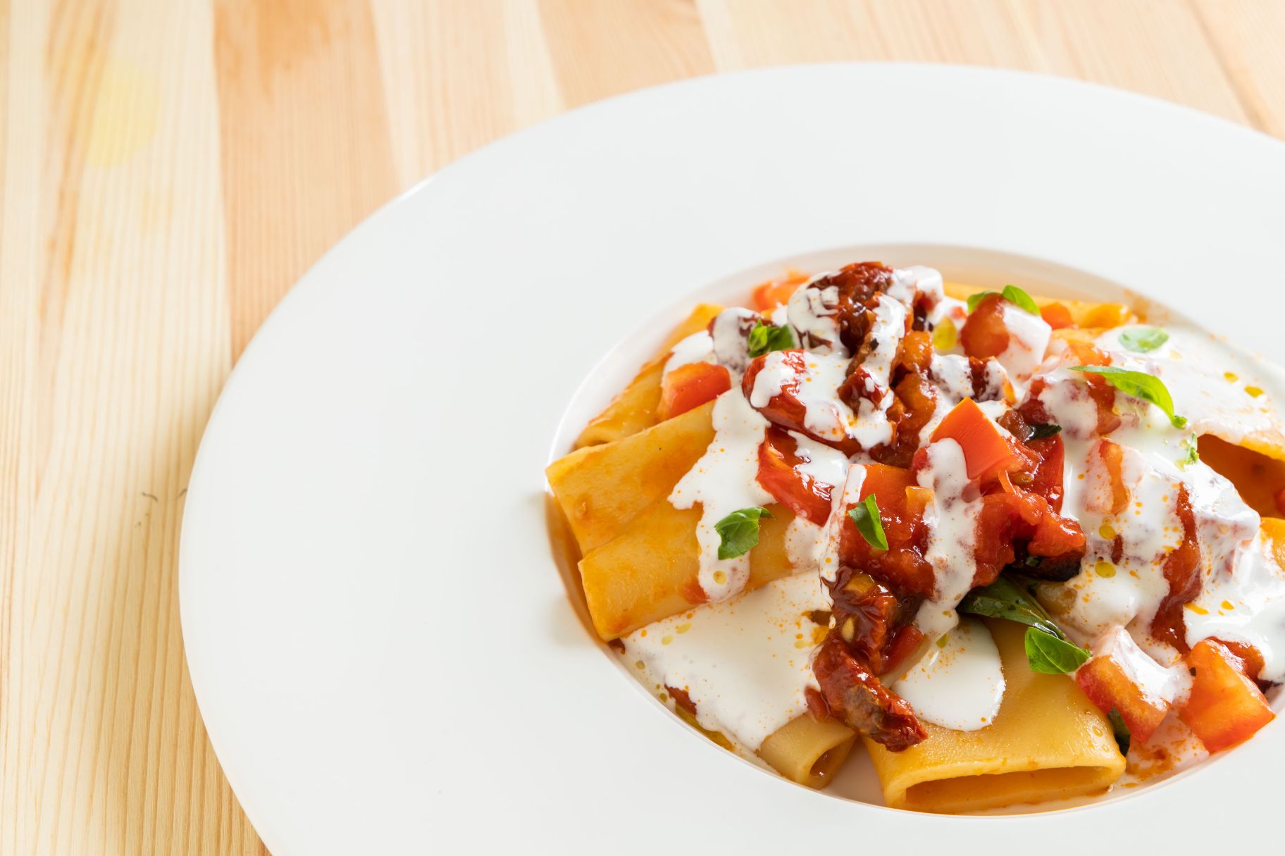 paccheri-quattro-pomodori-basilico-burrata-image