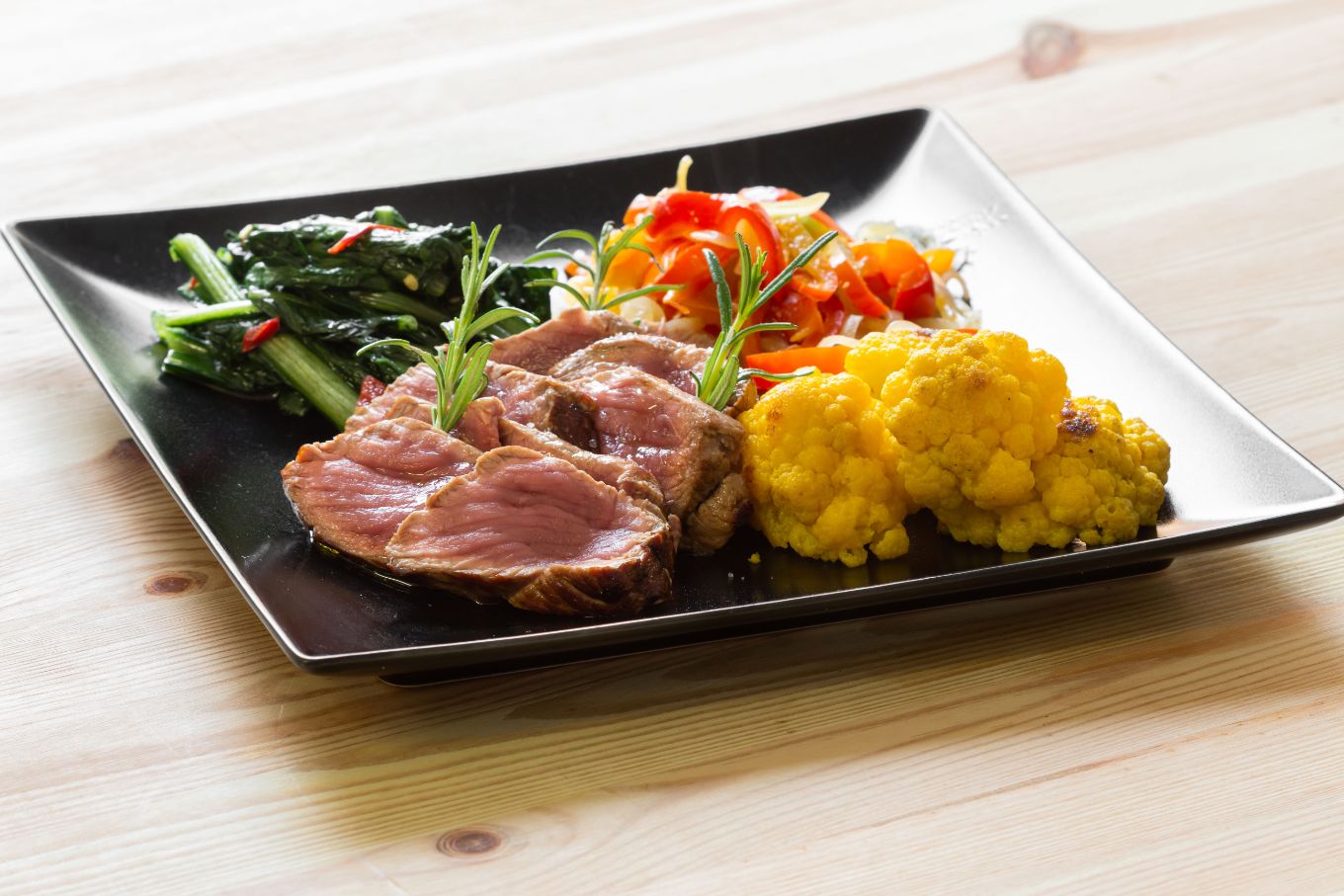 tagliata-piemontese-peperonata-catalogna-cavolfiore-image