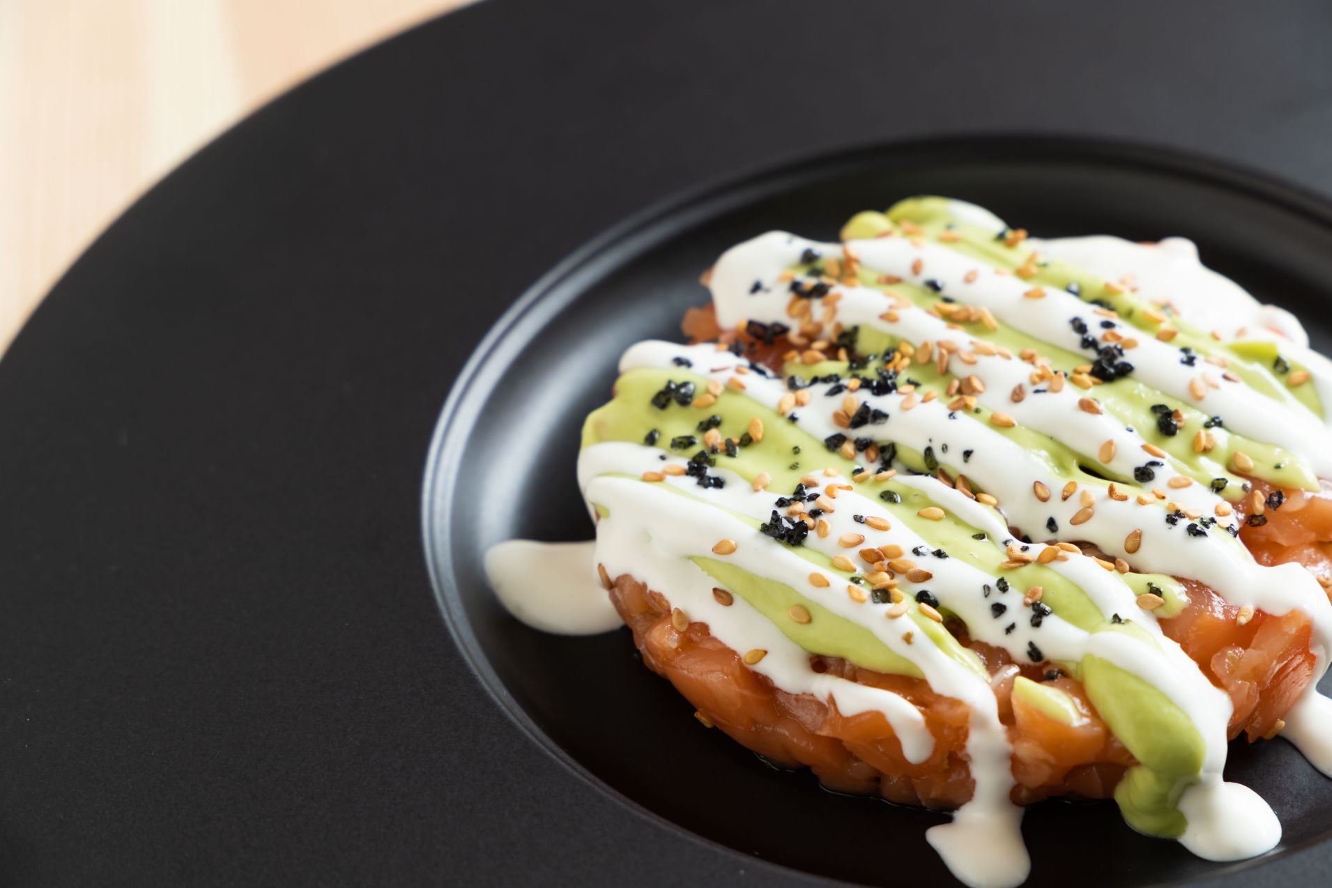 tartare-salmone-avocado-stracciatella-thumbnail