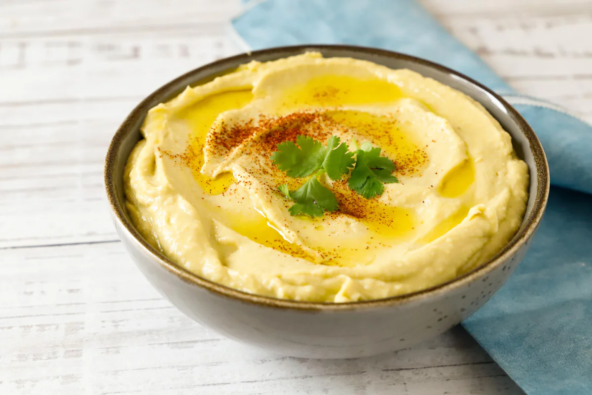 hummus-di-ceci-e-avocado