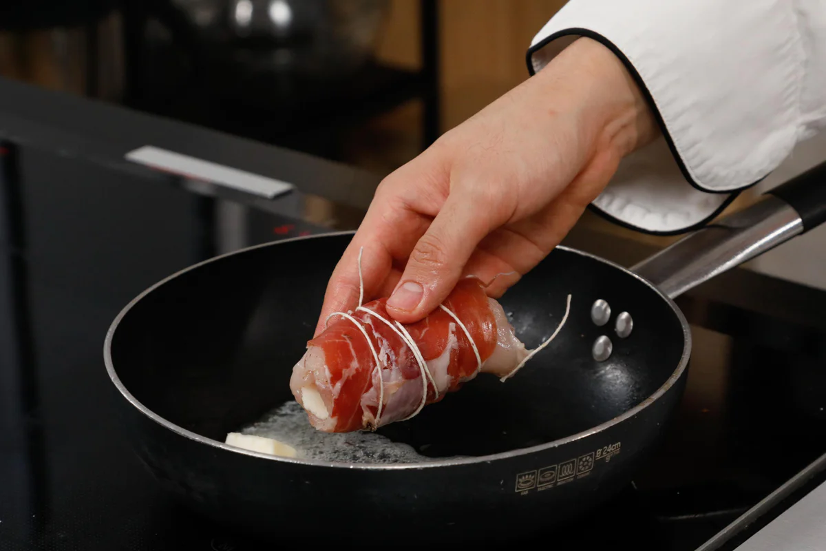 Fra intiepidire e servire