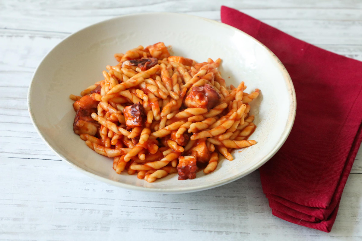 Pasta con sugo di polpo