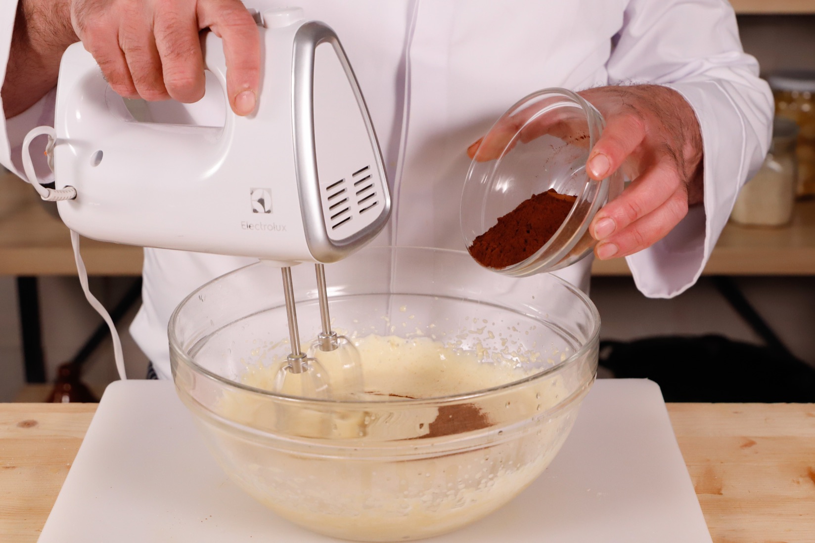 aggiungere pere e mescolare