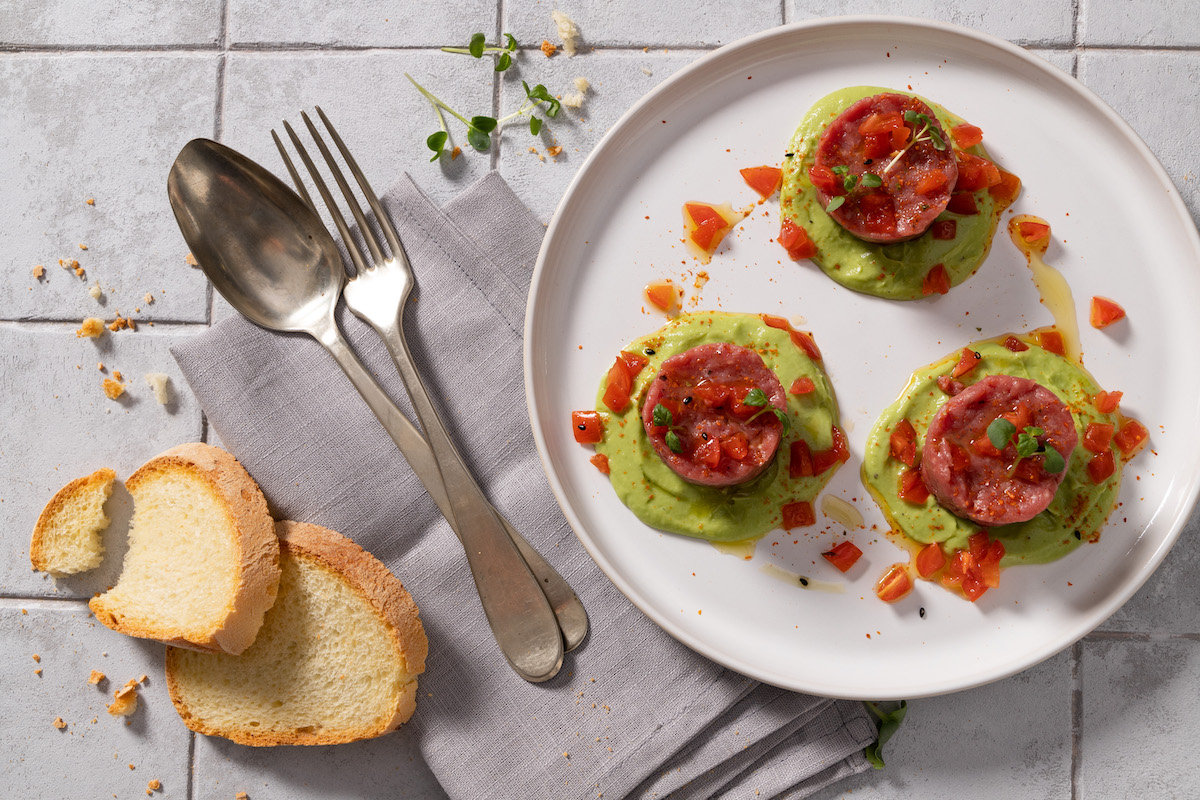 tartare-di-scottona-avocado-pomodorini