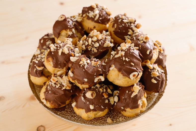 Bignè con crema fondente | Ricetta | Conad