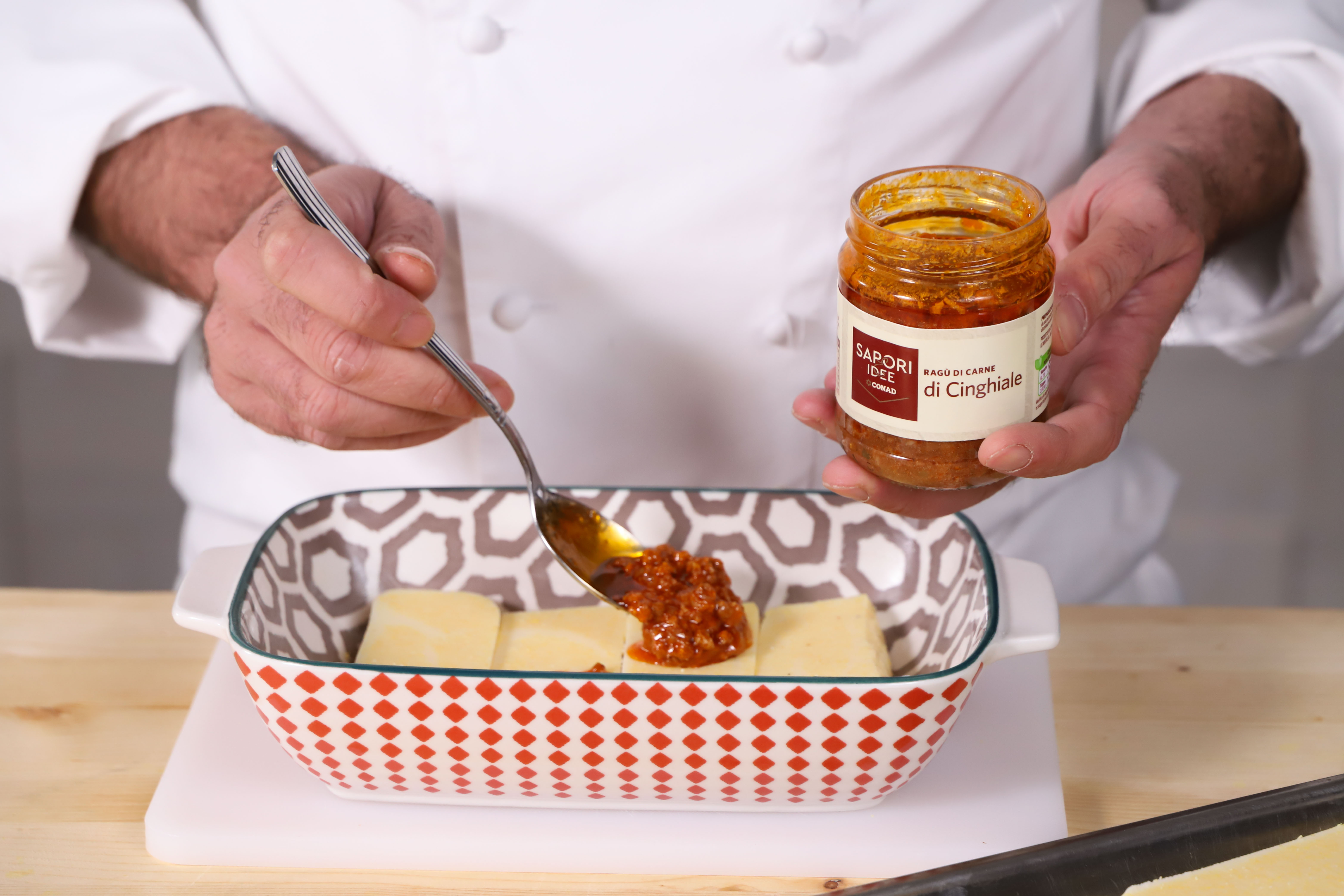 Polenta con ragù di cinghiale | Ricette | Conad