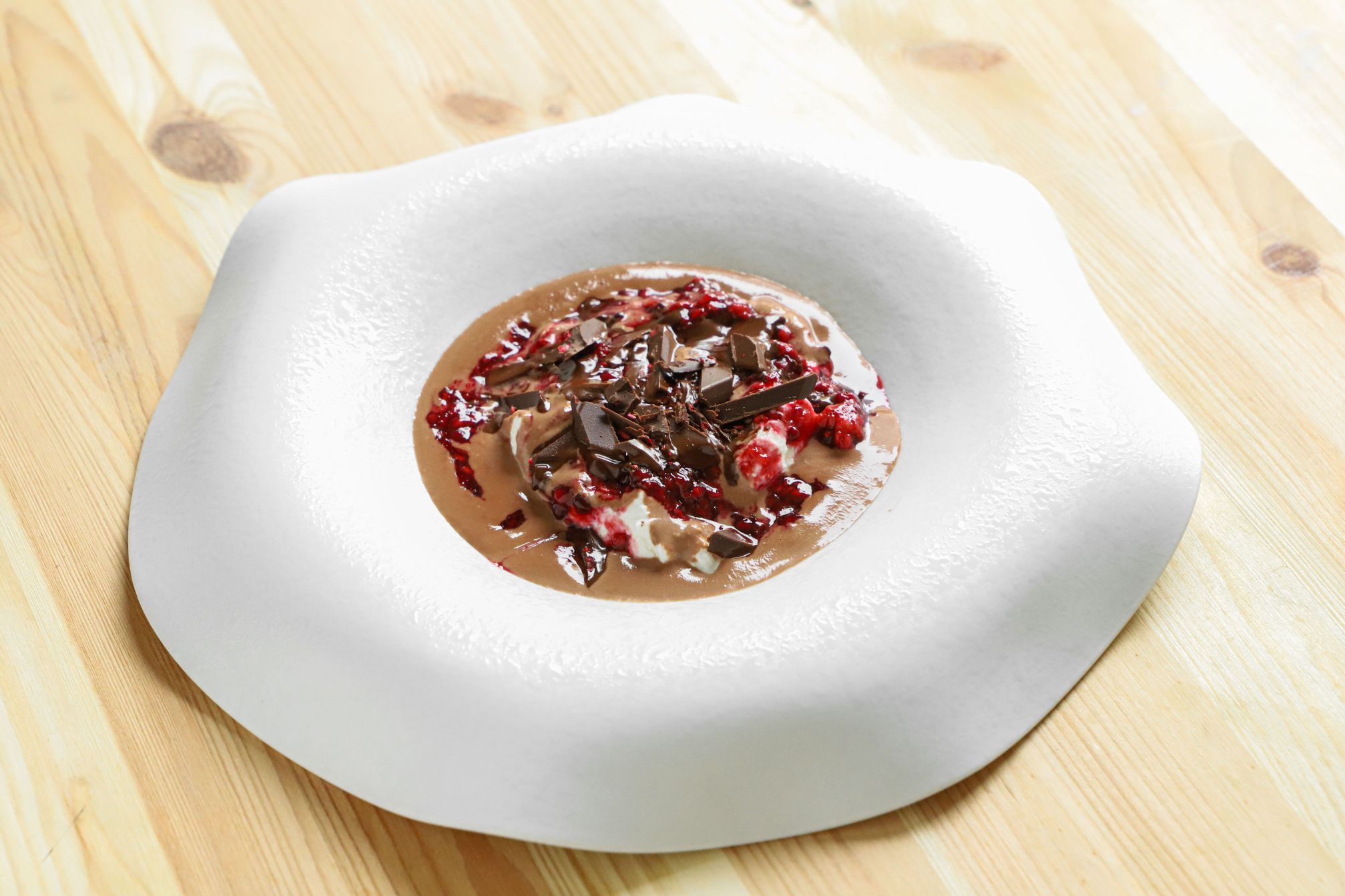 zuppa-di-cioccolato-lamponi-frutti-rossi-image