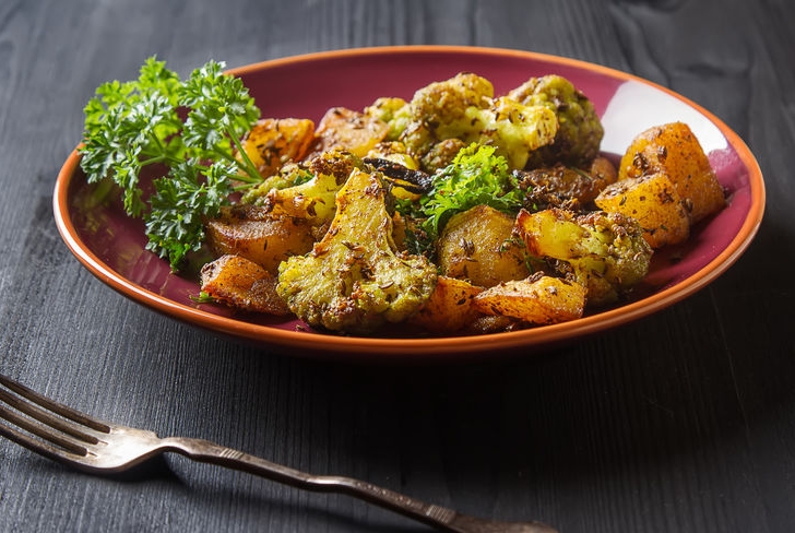 curry-invernale-con-cavolo-nero-broccoli-e-patate-image