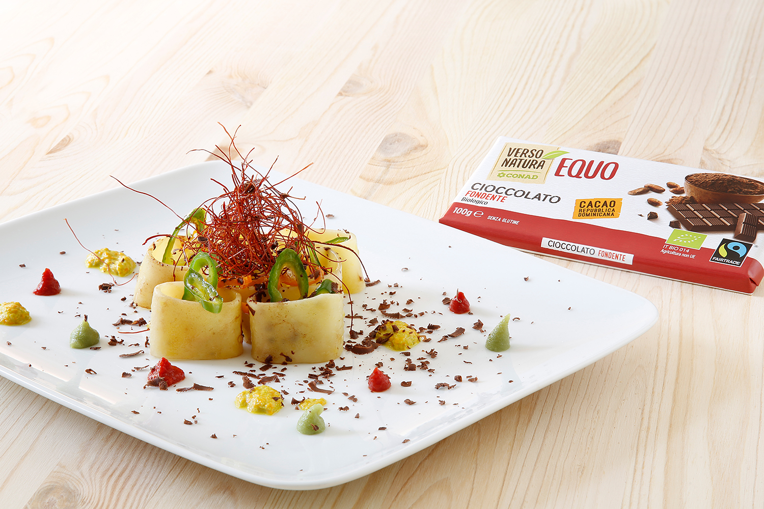 pasta-con-fiori-di-zucca-peperoni-e-cioccolato-thumbnail
