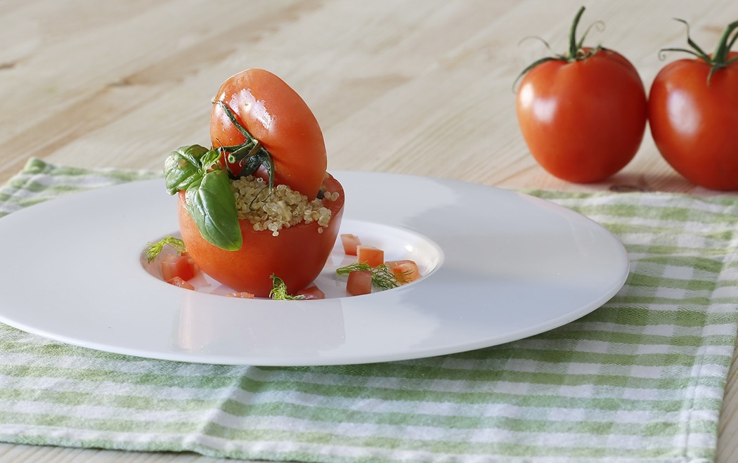 pomodoro-ripieno-alla-quinoa-bio-e-olive-taggiasche-image