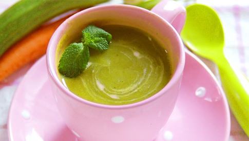 crema-di-zucchine-e-yogurt-al-profumo-di-menta