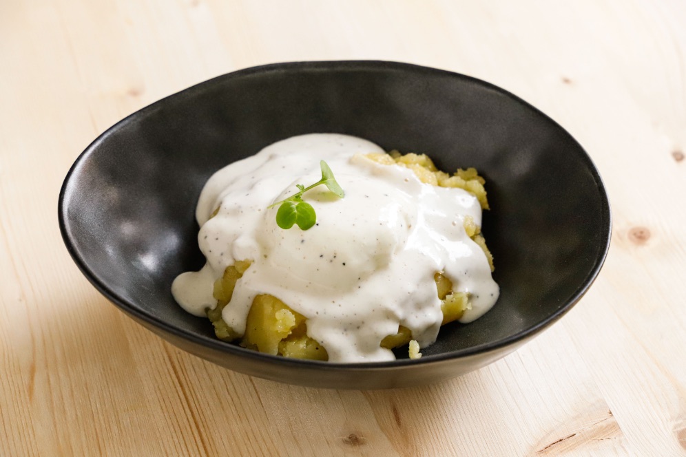 caciotta-al-tartufo-su-uovo-e-patate