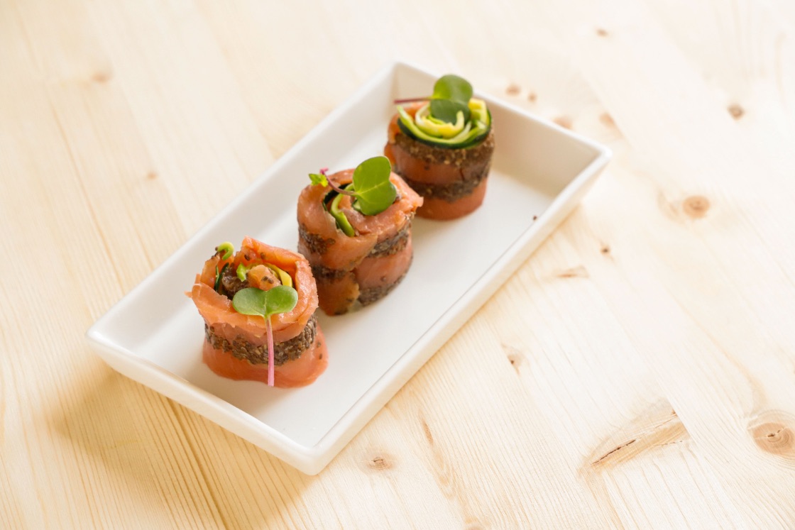 sashimi-salmone-zenzero-chia-avocado-cetriolo